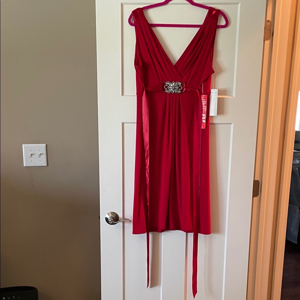 Elegant Scarlett Red Sleeveless Dress | Size 16 | NWT